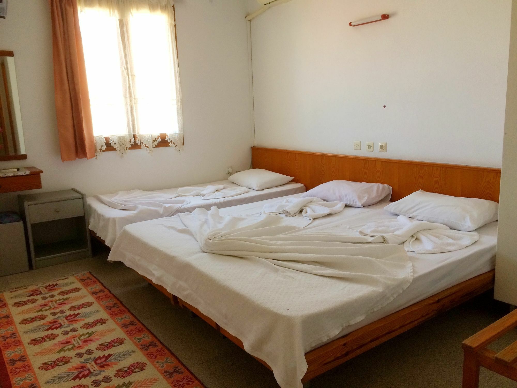 Parmis Rooms Çeşme Eksteriør billede