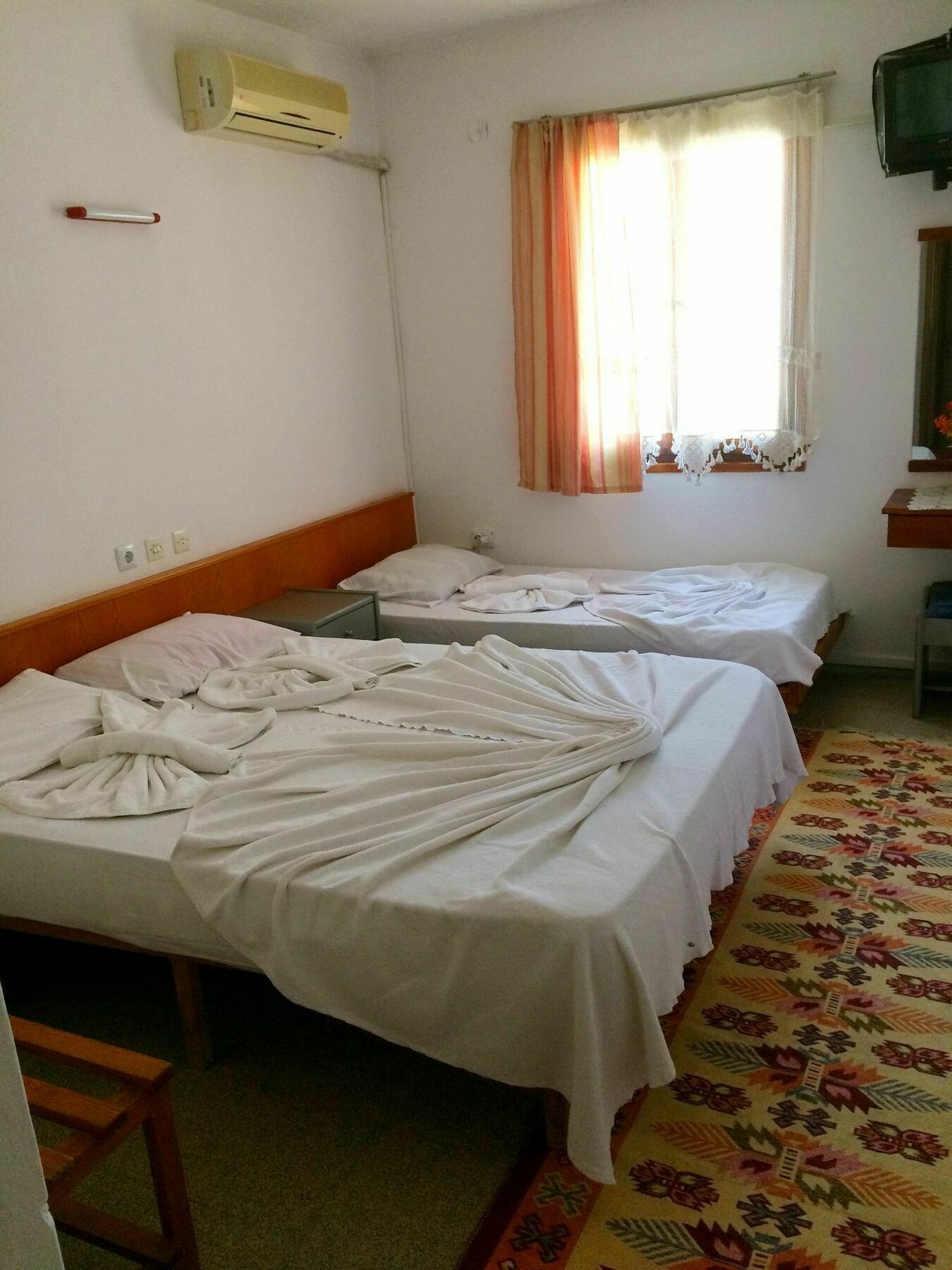 Parmis Rooms Çeşme Eksteriør billede