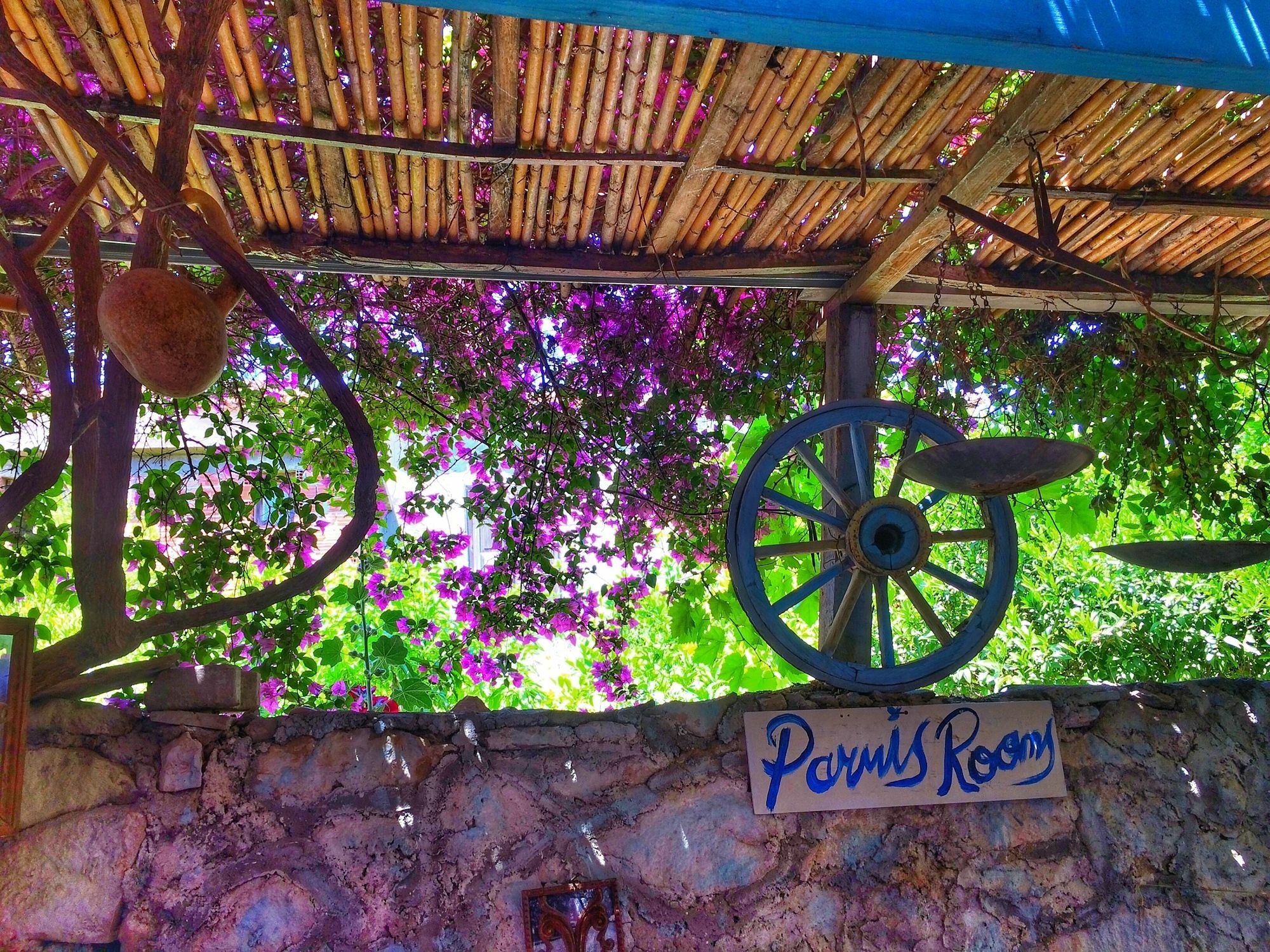 Parmis Rooms Çeşme Eksteriør billede